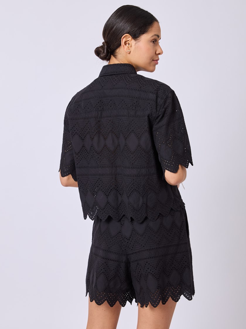 7511881 ID2 7511881_ID2-DONNA-H25-Modell-Front_chn=vic_9190_Jasmine skjorte ID2.jpg_Front||Front