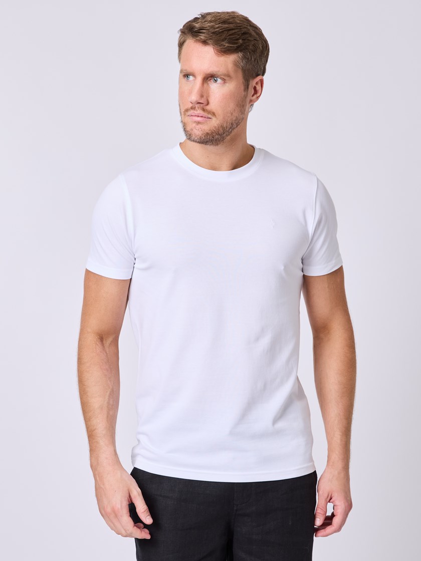 7511917 O68 7511917_O68-VESB-H25-Modell-Front_chn=vic_4611_Aviator t-skjorte O68.jpg_Front||Front