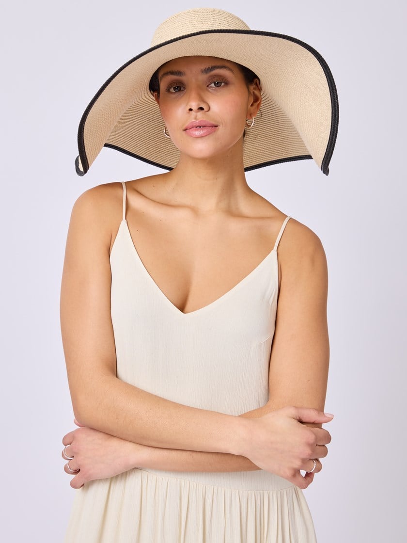 7511943 A8Q 7511943_A8Q-BLU-H25-Modell-Front_chn=vic_4625_Riviera hatt A8Q.jpg_Front||Front