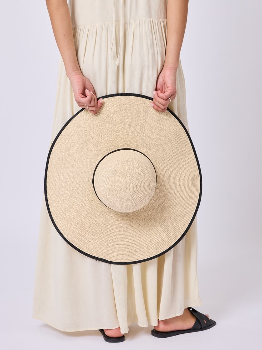 7511943 A8Q 7511943_A8Q-BLU-H25-Modell-Front_chn=vic_7882_Riviera hatt A8Q.jpg_Front||Front