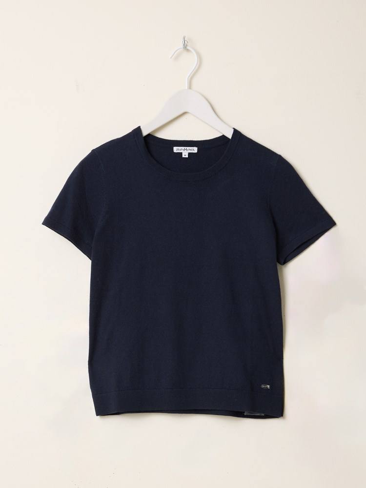 Angie genser 7511983_EM6_Jean Paul_Angie Genser_A25 (5)_Angie genser EM6 7511983.jpg_