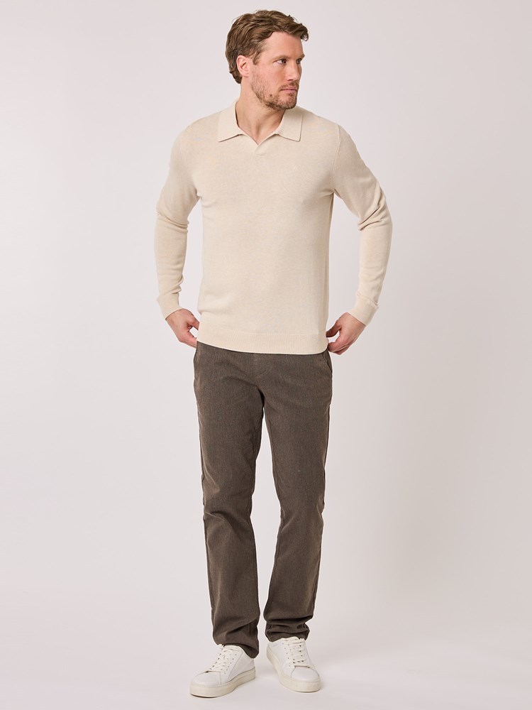 Dammers polo strikkegenser 7512016_S90-MRCAPUCHIN-A25-Modell-Front_chn=vic_990_Dammers polo strikkegenser S90.jpg_Front||Front