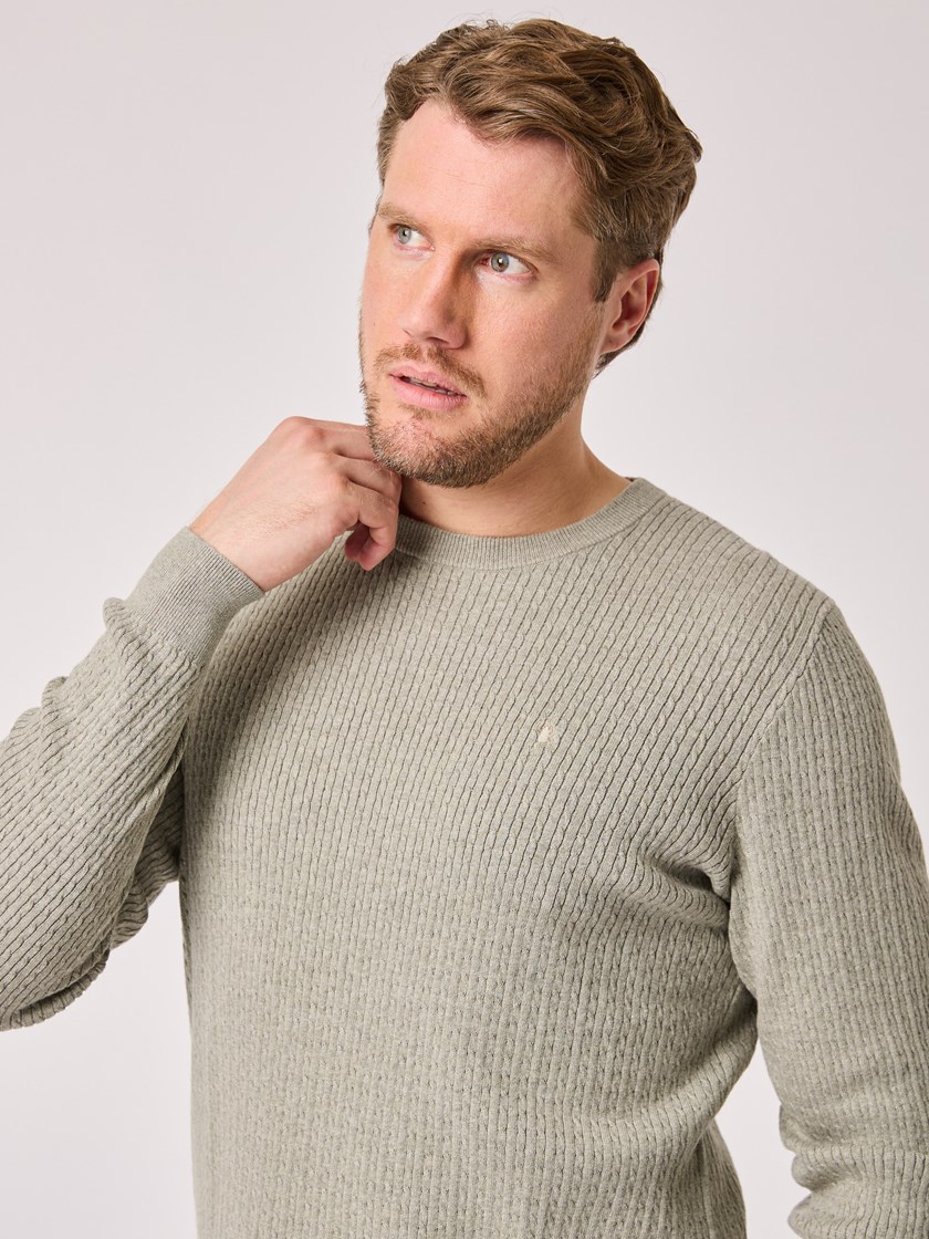 7512022 S95 7512022_S95-MRCAPUCHIN-A25-Modell-Front_chn=vic_626_Cable strikkegenser S95.jpg_Front||Front