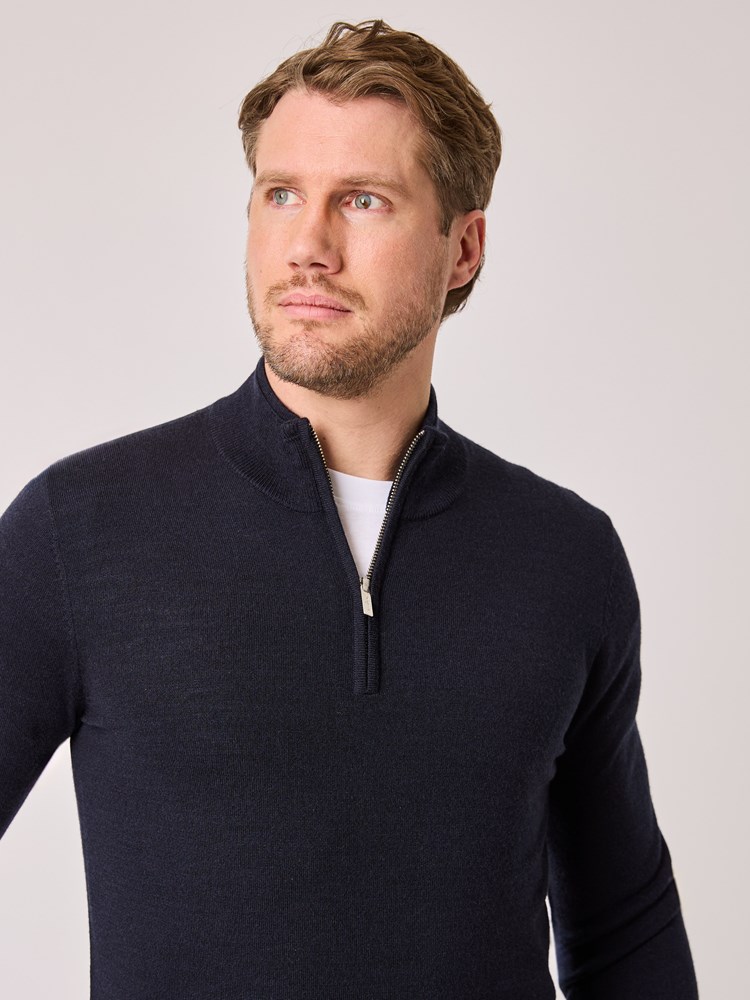 Ledger merino zip neck 7512026_EGC-VESB-A25-details_chn=vic_2983_Ledger merino zip neck EGC.jpg_