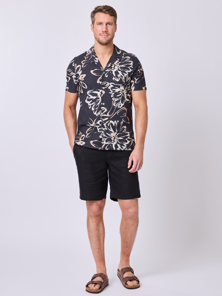 7512072 C18 7512072_C18-VESB-H25-Modell-Front_chn=vic_2076_Lincott printet skjorte C18.jpg_Front||Front