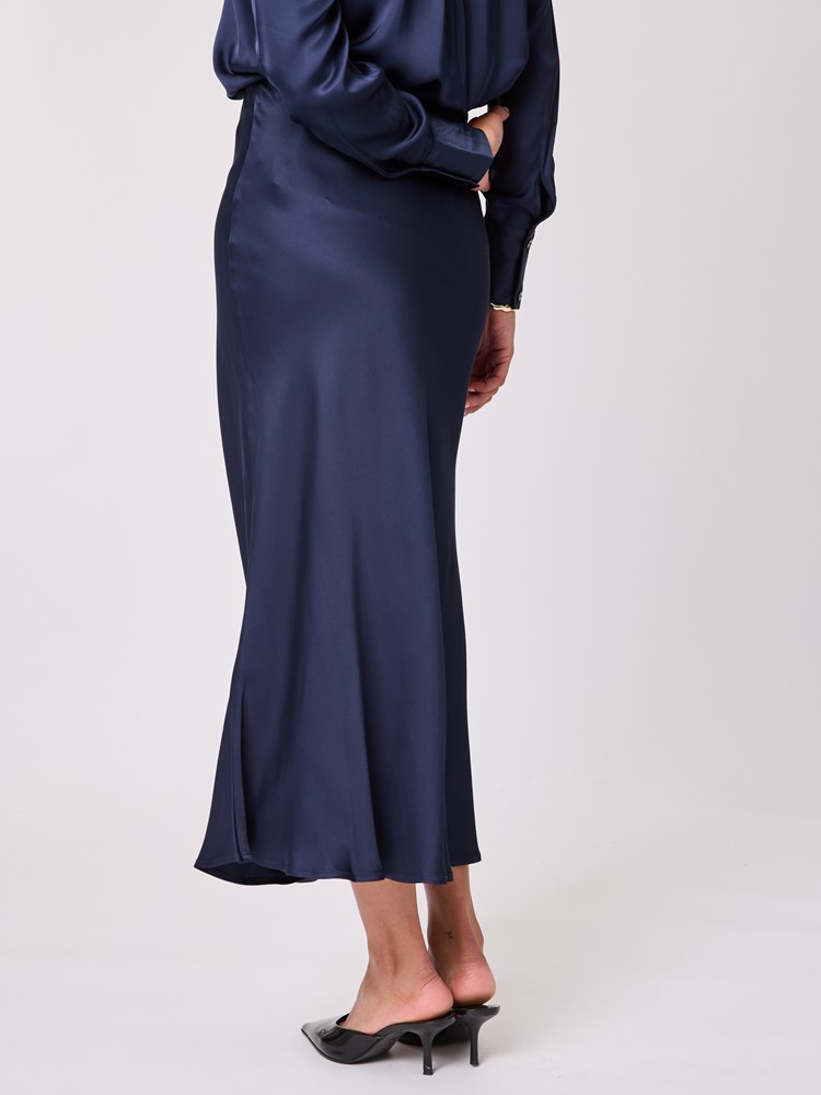 Gina skjørt 7512239_EM6-BLU-A25-Modell-Front_chn=vic_1958.jpg_Front||Front