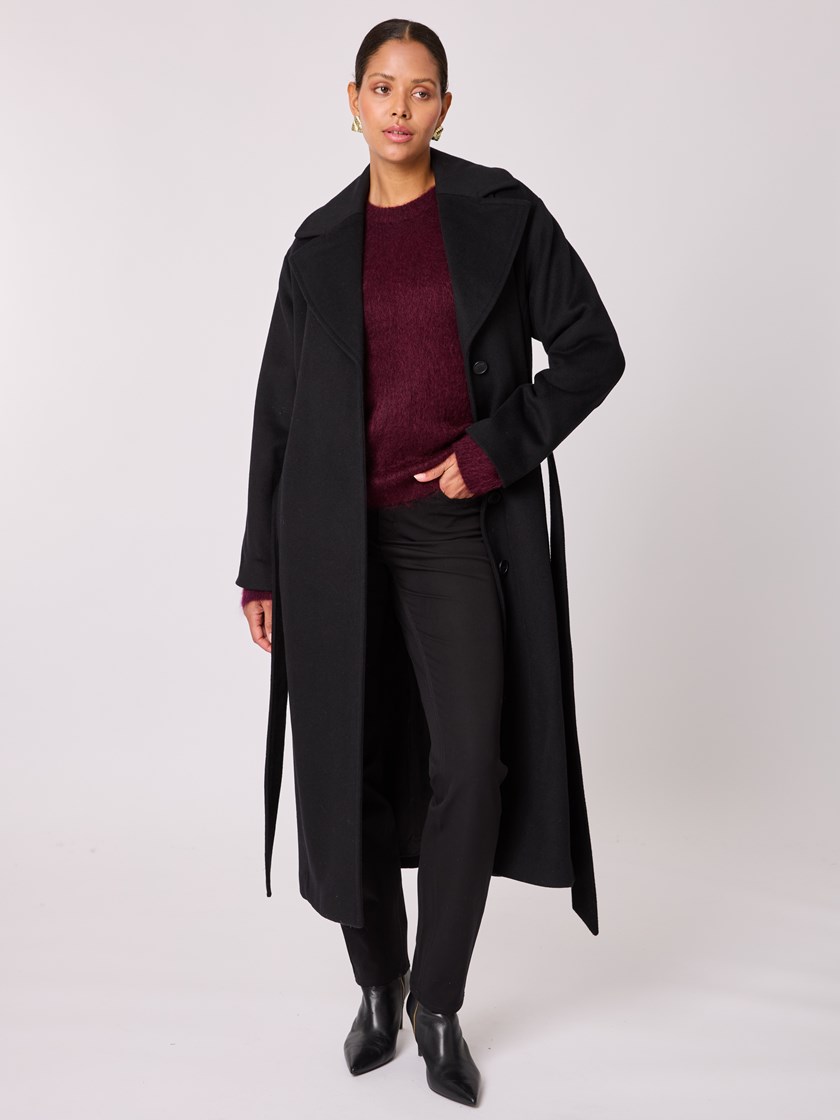 7512265 ID2 7512265_ID2-BLU-A25-Modell-Front_chn=vic_1363_Simone kåpe ID2.jpg_Front||Front