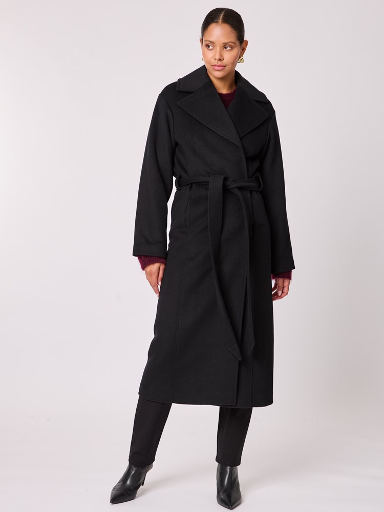 Simone kåpe 7512265_ID2-BLU-A25-Modell-Front_chn=vic_5524_Simone kåpe ID2.jpg_Front||Front