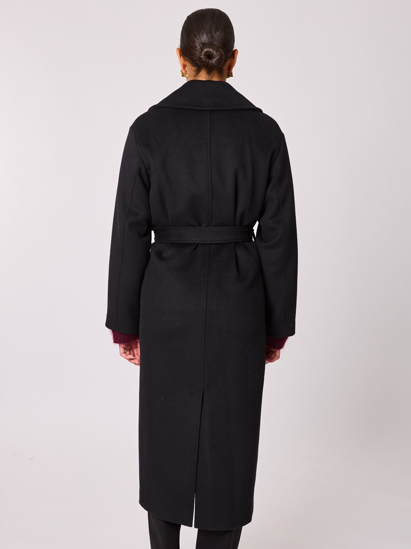 7512265 ID2 7512265_ID2-BLU-A25-Modell-Front_chn=vic_9050_Simone kåpe ID2.jpg_Front||Front