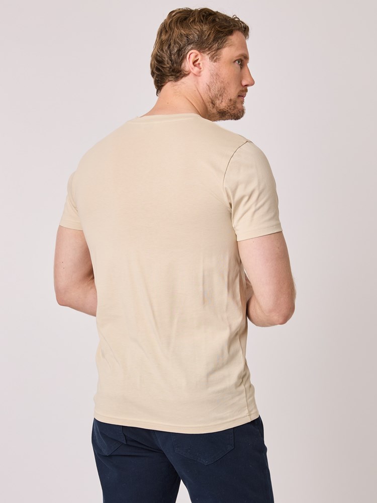 Ryan t-skjorte 7512276_I3D-VESB-A25-details_chn=vic_4742_Ryan t-skjorte I3D.jpg_