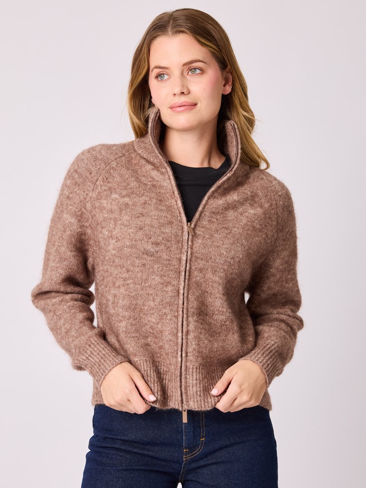 Carmela cardigan 7512344_AHG-DONNA-A25-Front_5121_Carmela cardigan AHG_Carmela cardigan AHG 7512344.jpg_Front