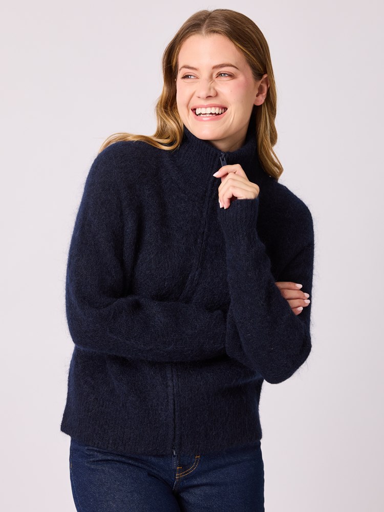 Carmela cardigan 7512344_EM6-DONNA-A25-Front_9838_Carmela cardigan EM6_Carmela cardigan EM6 7512344.jpg_Front