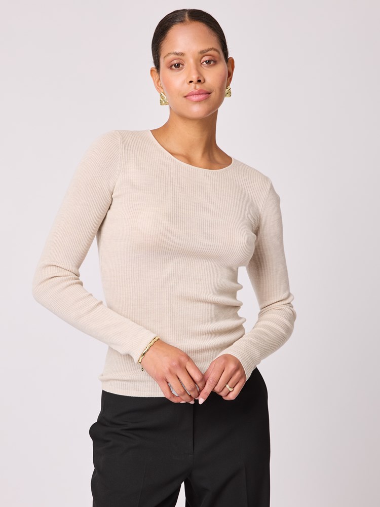 Micah rib rundhals 7512454_AMA-BLU-A25-Modell-Front_chn=vic_1800_Micah rib rundhals AMA.jpg_Front||Front