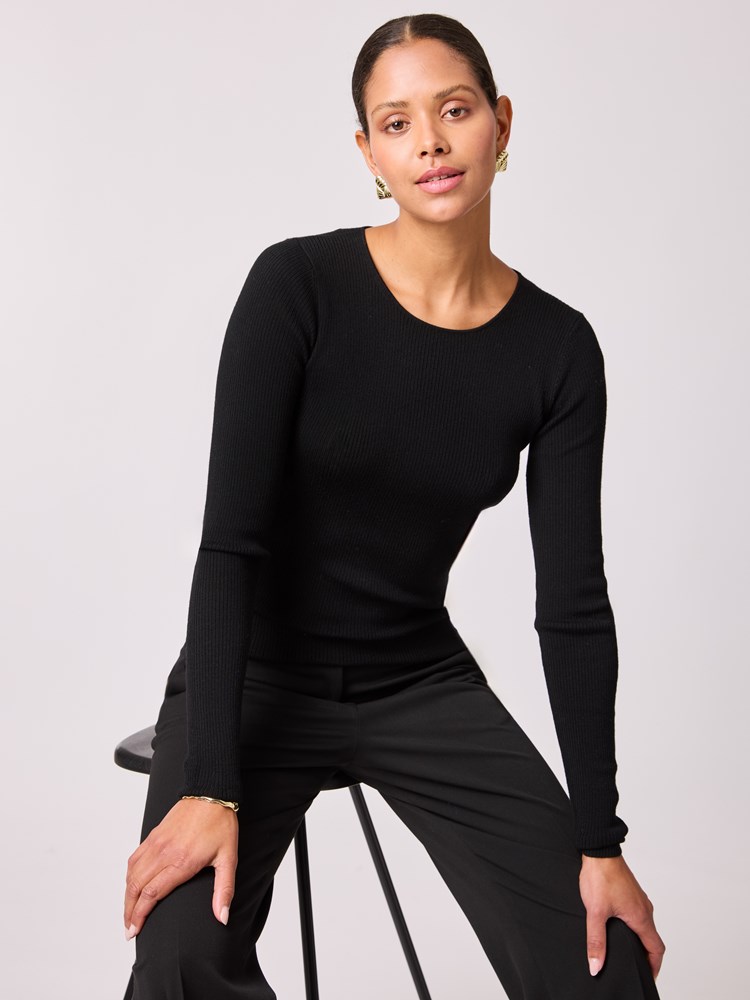 Micah rib rundhals 7512454_ID2-BLU-A25-Modell-Front_chn=vic_5513_Micah rib rundhals ID2.jpg_Front||Front