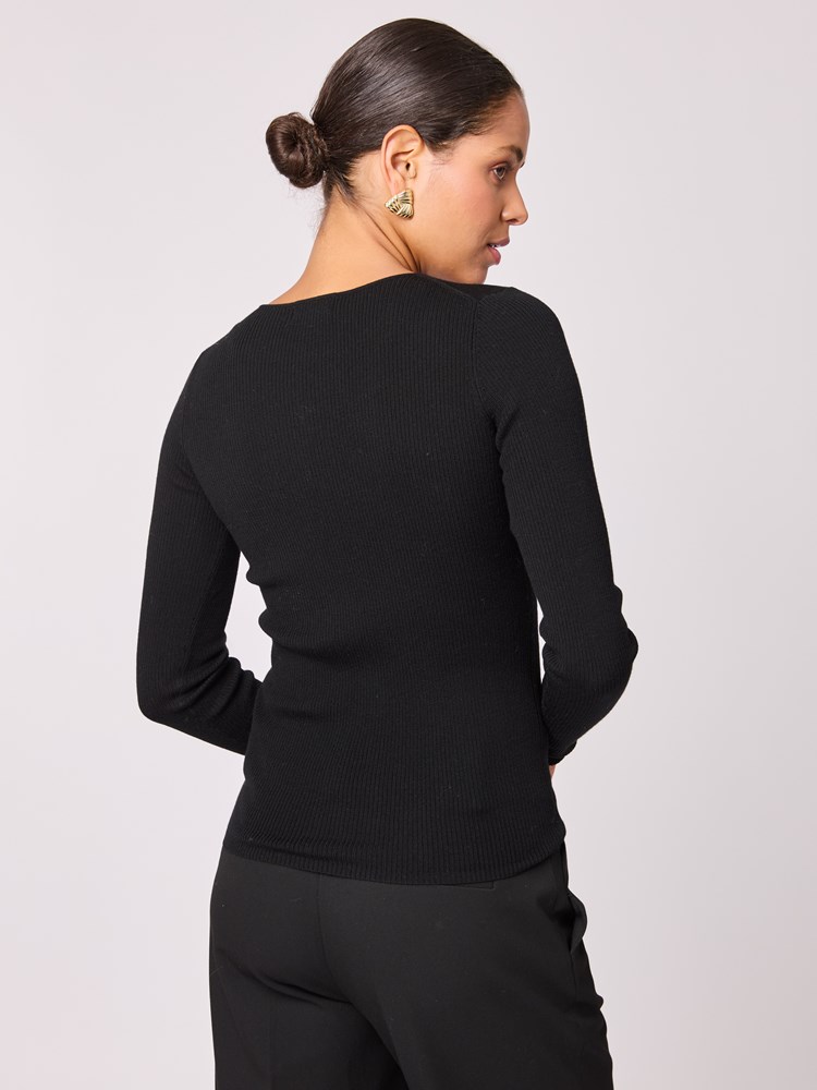 Micah rib rundhals 7512454_ID2-BLU-A25-Modell-Front_chn=vic_8559_Micah rib rundhals ID2.jpg_Front||Front