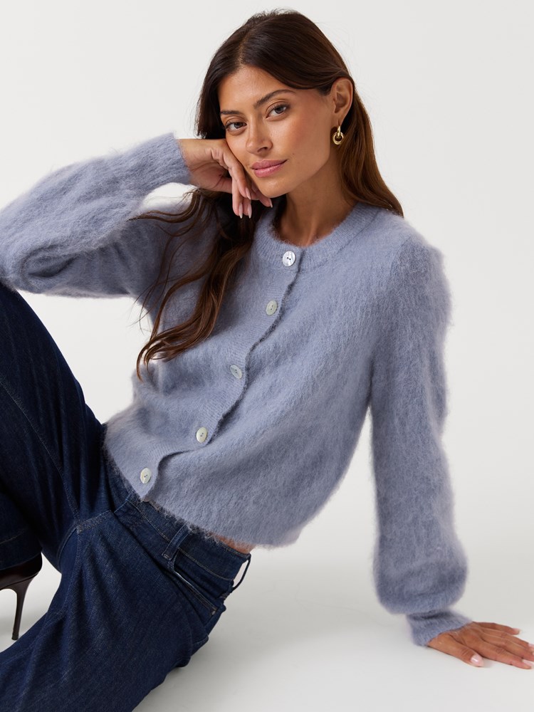 Vicky cardigan 7512571_C17-BLU-S27-Modell-Front_chn=vic_4342_Vicky cardigan C17.jpg_Front