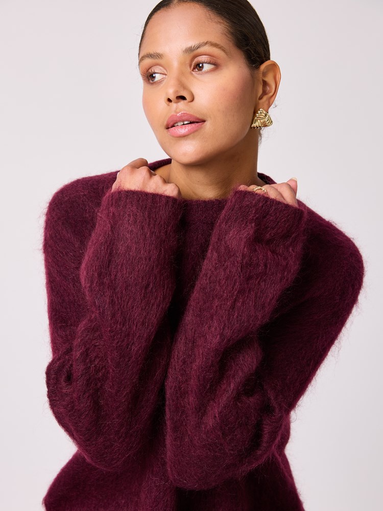 Susanne genser 7512577_AJX-BLU-A25-Modell-Front_chn=vic_4953_Susanne genser AJX.jpg_Front||Front