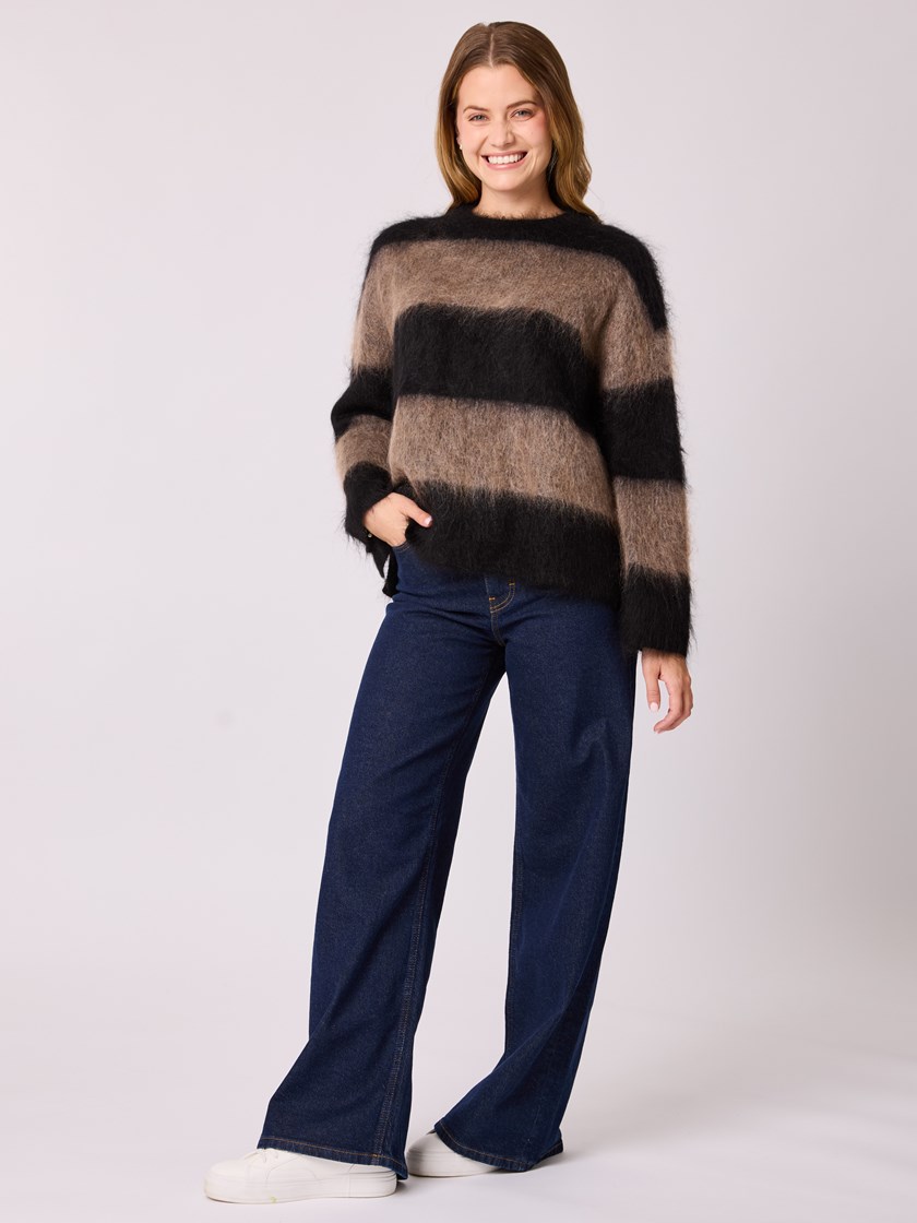 7512582 AHG 7512582_AHG-DONNA-A25-Front_2598_Elyse genser AHG.jpg_Front||Front
