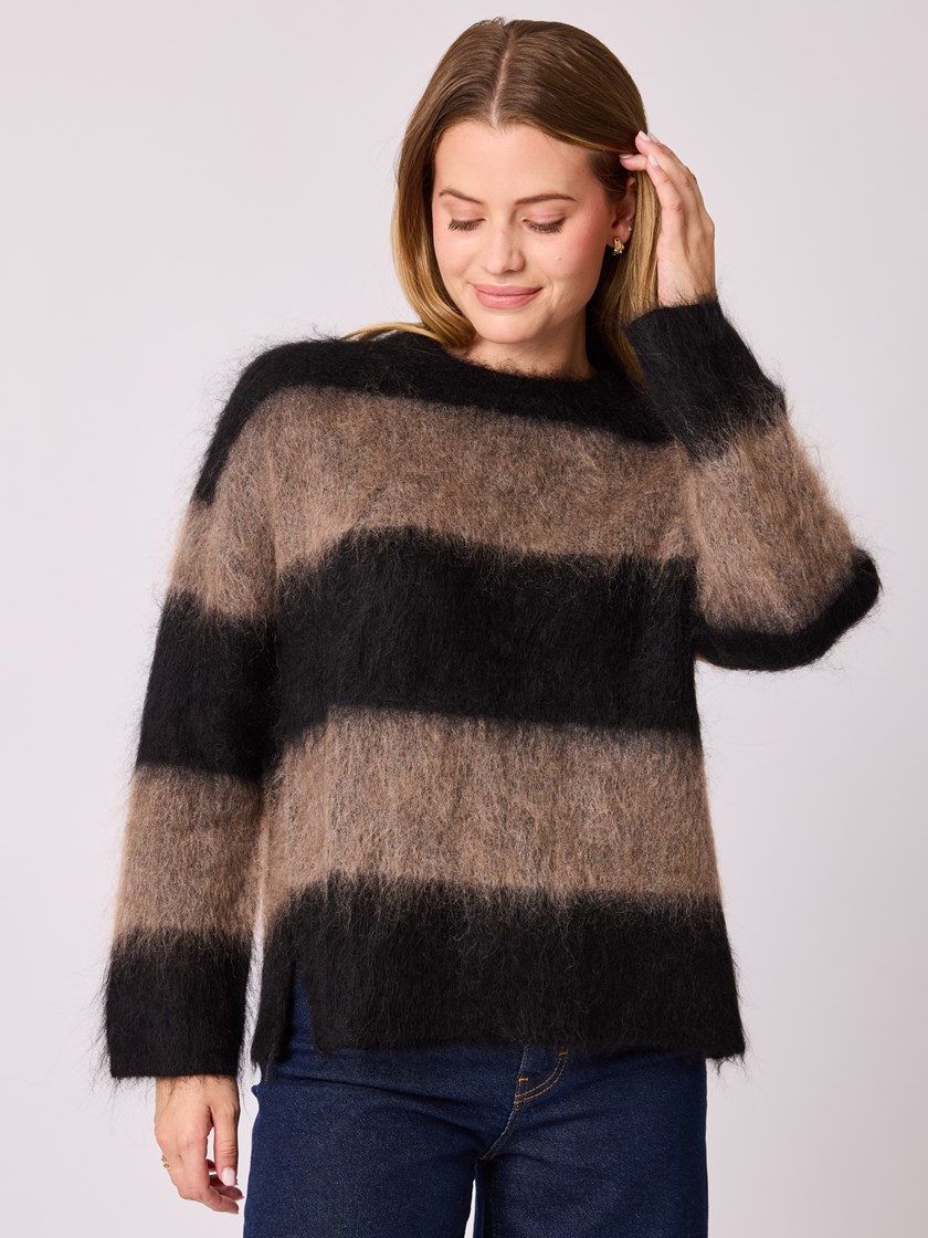 7512582 AHG 7512582_AHG-DONNA-A25-Front_4047_Elyse genser AHG.jpg_Front||Front