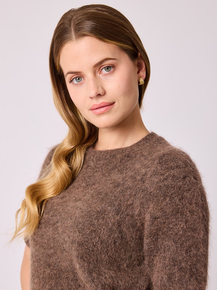 Elise genser 7512622_AIE-MELL-A25-Modell-Front_chn=vic_1844_Elise genser AIE.jpg_Front||Front