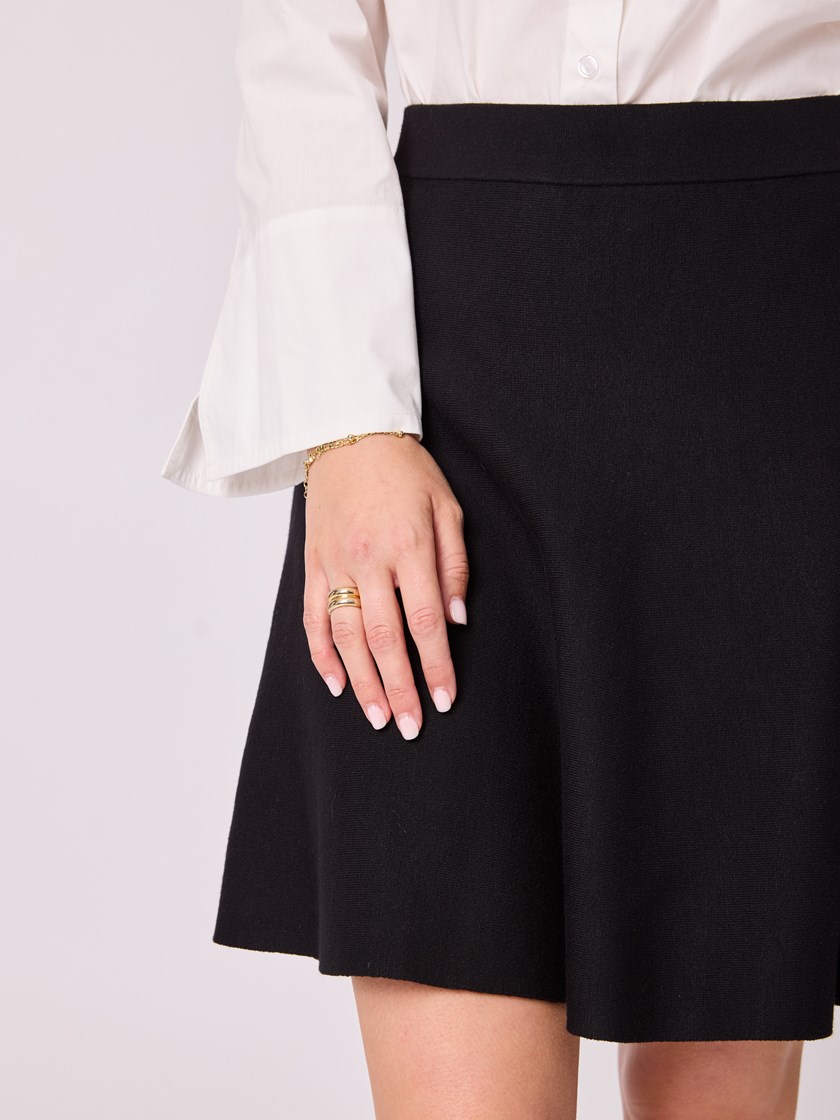 7512652 ID2 7512652_ID2-DONNA-A25-Front_9924_Hanna skjørt_Hanna skjørt ID2_Hanna skjørt ID2 7512652.jpg_Front||Front