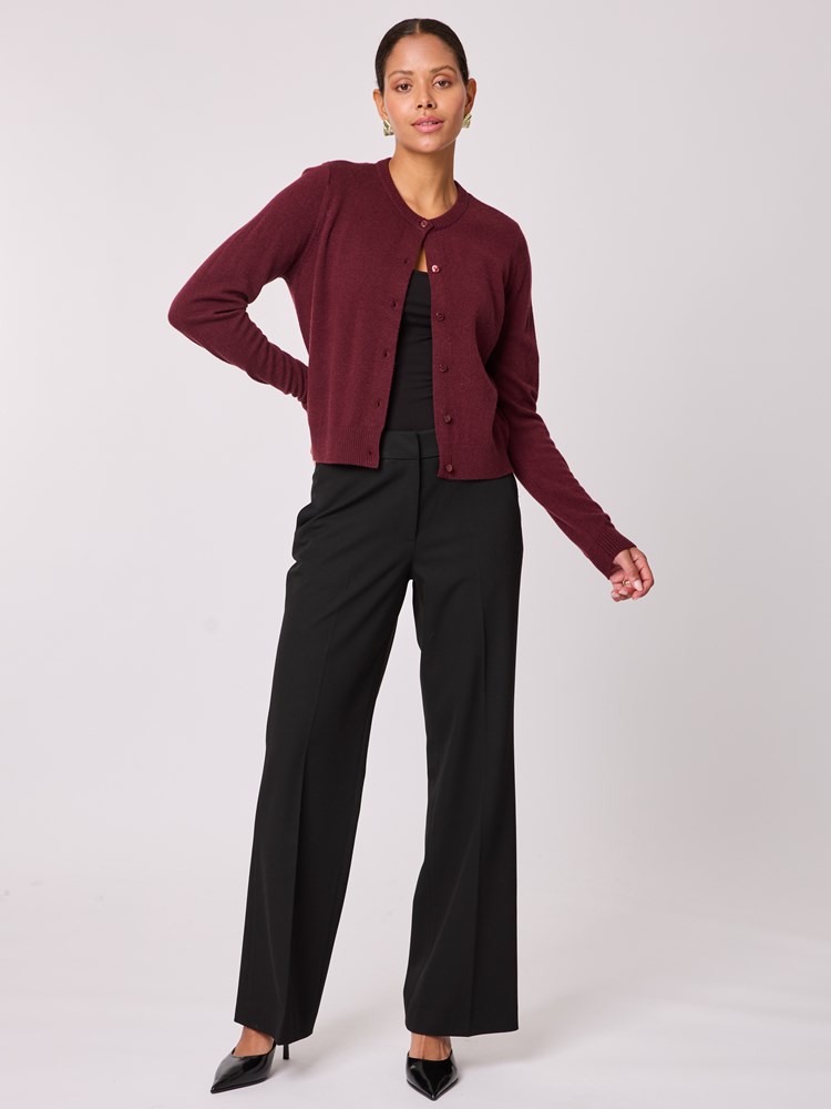 Sofia merinocardigan 7512671_AJX-BLU-A25-Modell-Front_chn=vic_4129_Sofia merinocardigan AJX.jpg_Front||Front