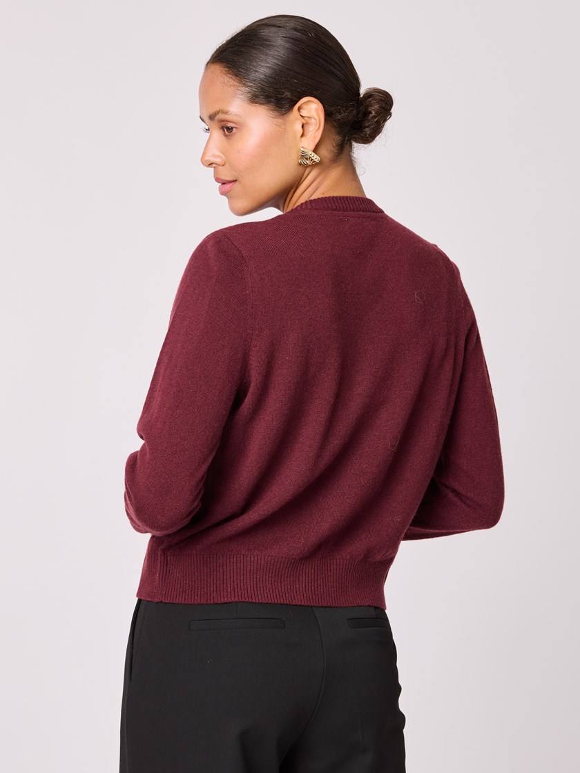 7512671 AJX 7512671_AJX-BLU-A25-Modell-Front_chn=vic_4314_Sofia merinocardigan AJX.jpg_Front||Front