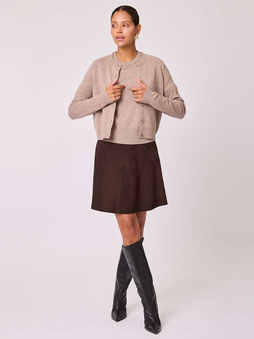 7512671 S88 7512671_S88-BLU-A25-Modell-Front_chn=vic_6697_Sofia merinocardigan S88.jpg_Front||Front
