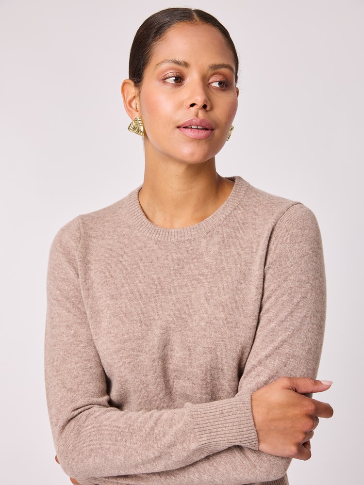 Sofia merinogenser 7512701_S88-BLU-A25-Modell-Front_chn=vic_9174.jpg_Front||Front