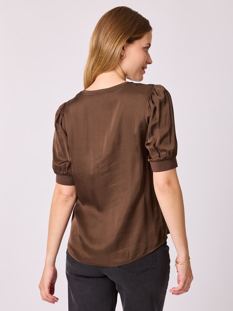 Kimmy topp 7512723_C20-MELL-A25-Modell-Front_chn=vic_9010_Kimmy topp C20.jpg_Front||Front