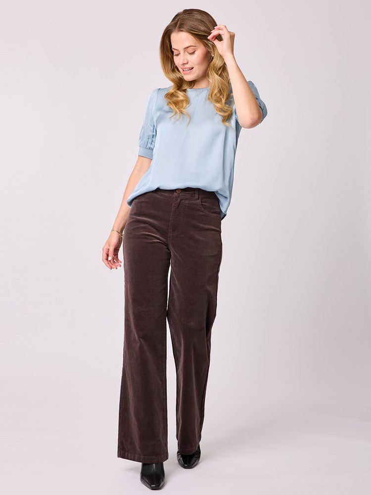 Kimmy topp 7512723_EAT-MELL-A25-Modell-Front_chn=vic_6754_Kimmy topp EAT_Kimmy topp EAT 7512723.jpg_Front||Front