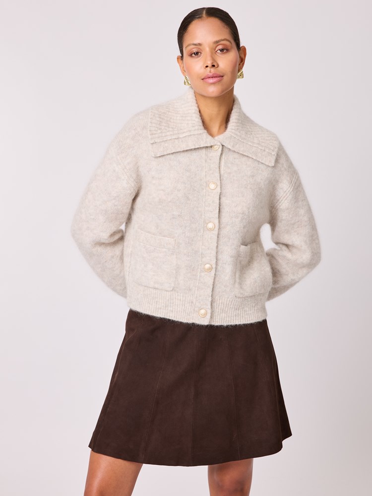 Angelina cardigan 7512724_AMA-BLU-A25-Modell-Front_chn=vic_7894_Angelina cardigan AMA.jpg_Front||Front