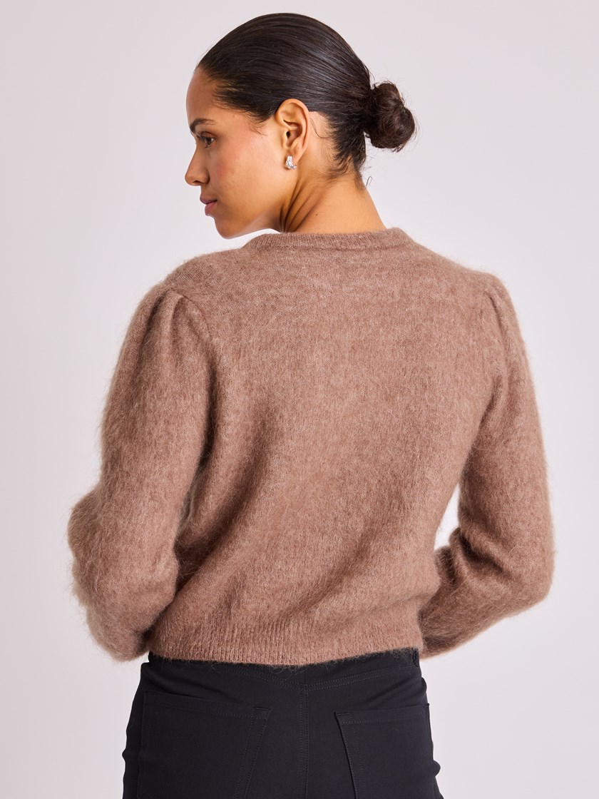 7512737 AP2 7512737_AP2-BLU-S26-Modell-Front_chn=vic_6767_Violet cardigan AP2.jpg_Front