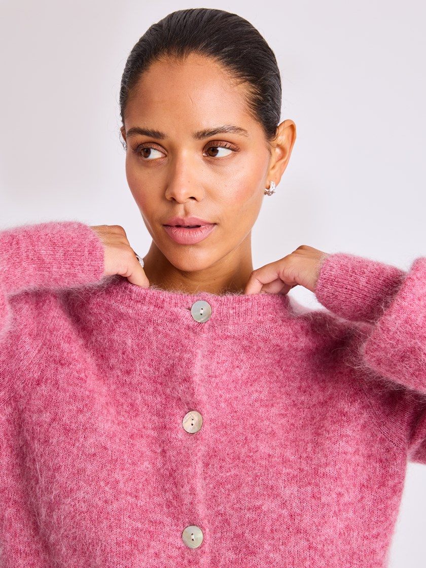 7512737 MSY 7512737_MSY-BLU-S26-Modell-Front_chn=vic_5779_Violet cardigan MSY.jpg_Front||Front