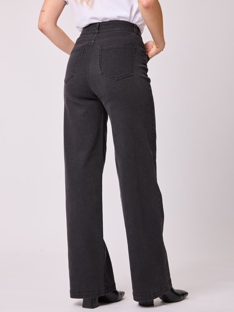 Wilma jeans 7512738_C31-MELL-A25-Modell-Front_chn=vic_3850_Wilma jeans C31_Wilma jeans C31 7512738.jpg_Front||Front