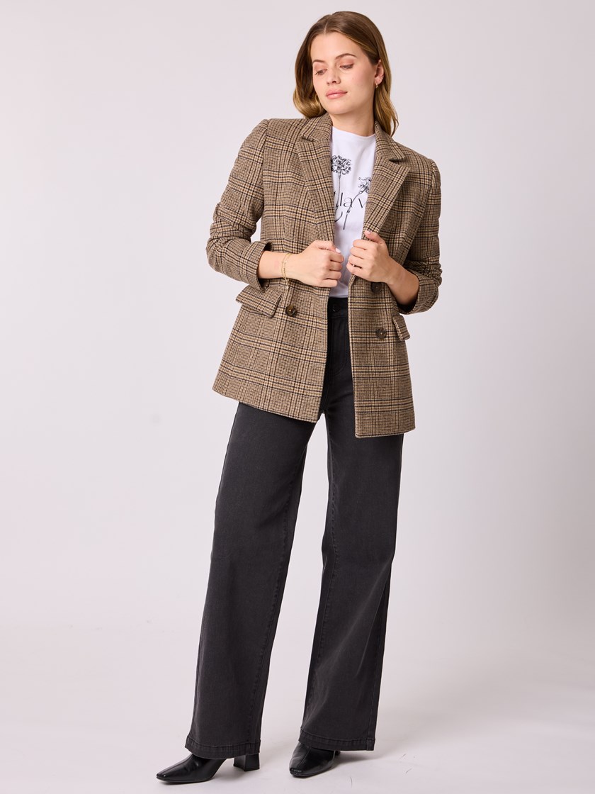 7512738 C31 7512738_C31-MELL-A25-Modell-Front_chn=vic_5715_Wilma jeans C31_Wilma jeans C31 7512738.jpg_Front||Front
