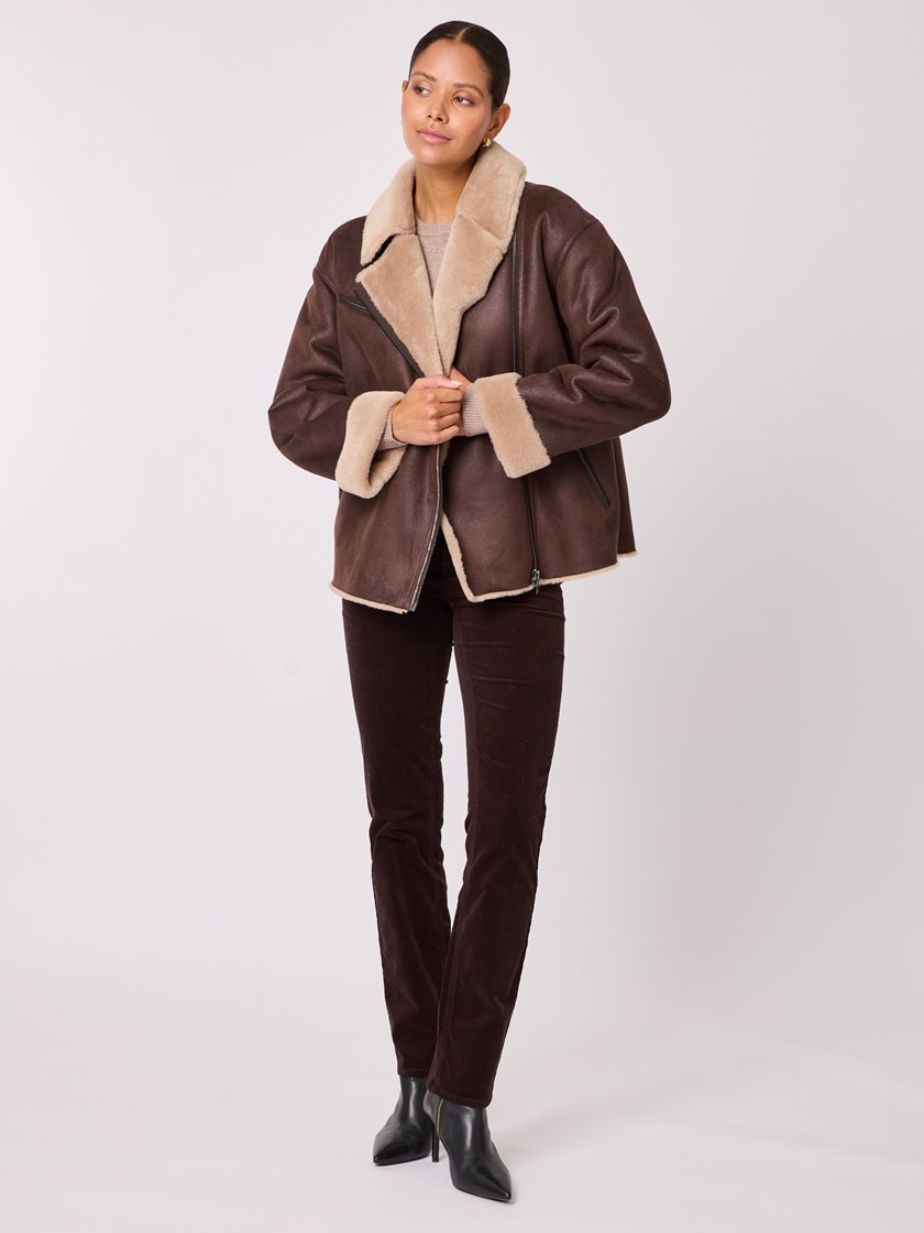 7512751 APL 7512751_APL-BLU-A25-Modell-Front_chn=vic_6194_Therese jakke APL.jpg_Front||Front