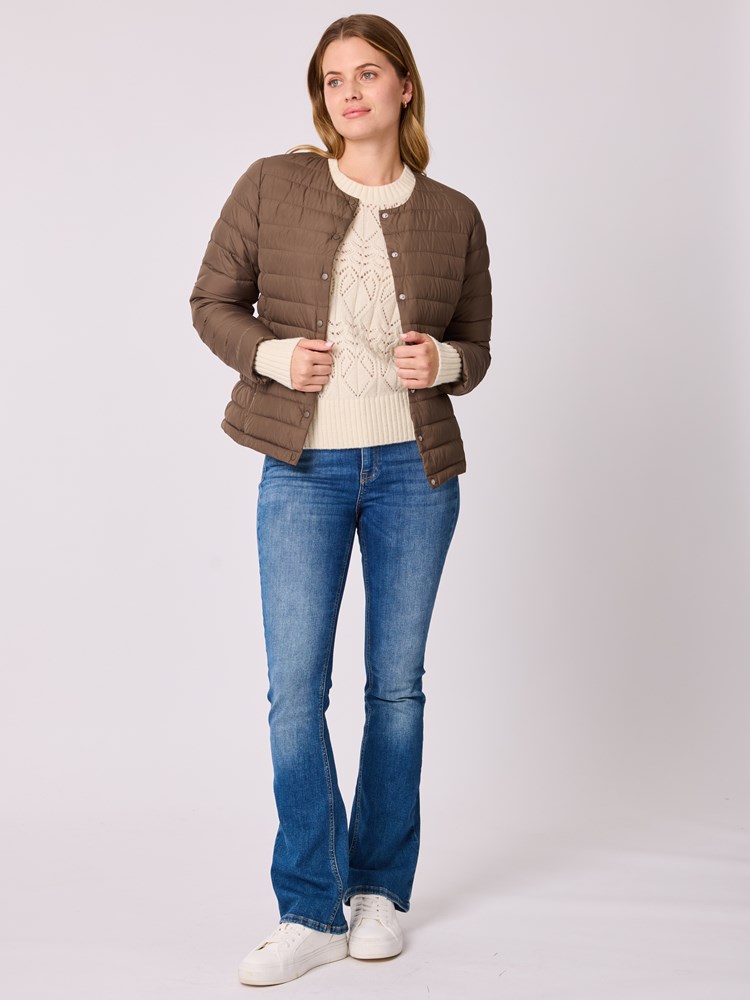 Julia dunjakke 7512753_AIE-MELL-A25-Modell-Front_chn=vic_359_Julia dunjakke AIE_Julia dunjakke AIE 7512753.jpg_Front||Front