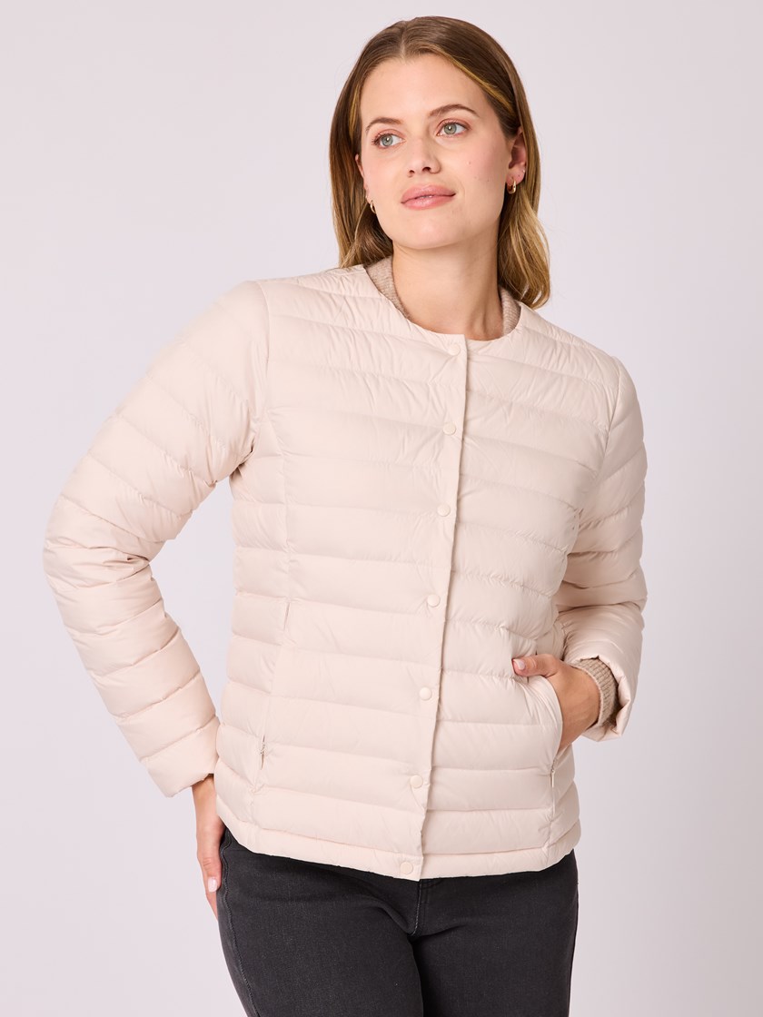 7512753 S76 7512753_S76-MELL-A25-Modell-Front_chn=vic_3802_Julia dunjakke S76.jpg_Front||Front