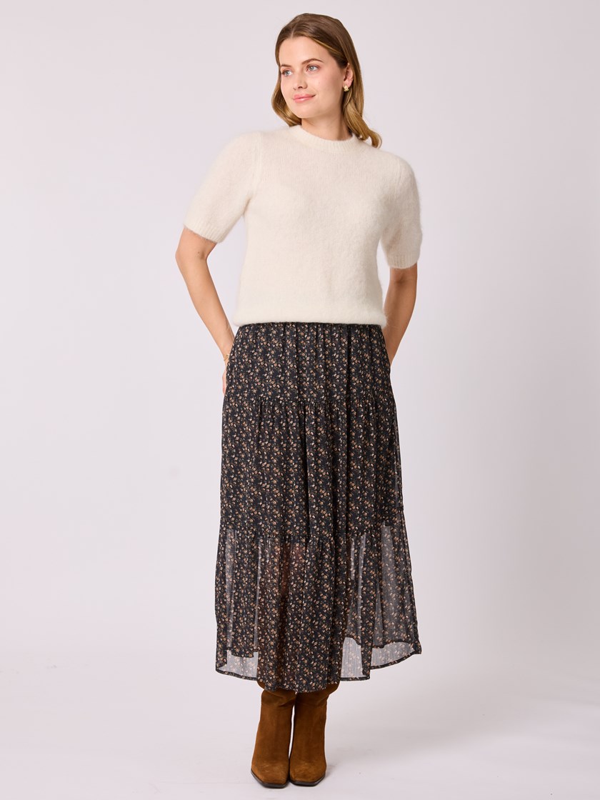 7512758 ID2 7512758_ID2-MELL-A25-Modell-Front_chn=vic_3911_Celine maxi skjørt ID2.jpg_Front||Front