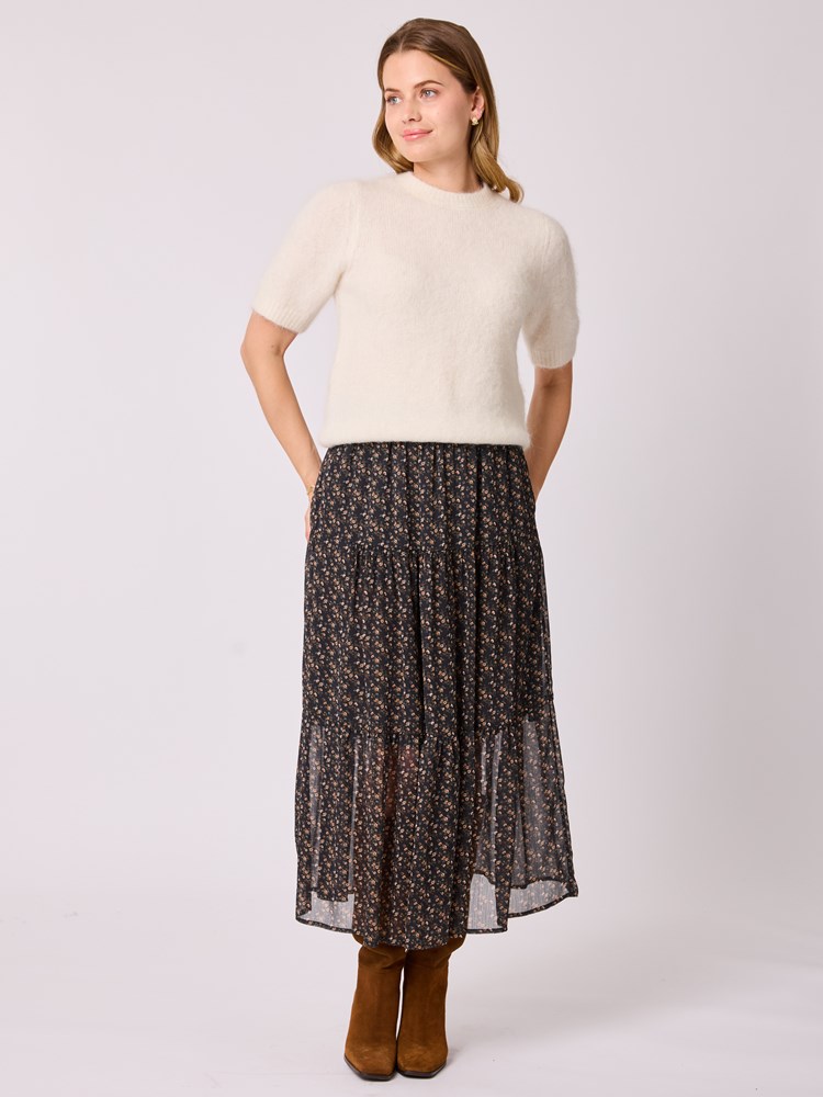 Celine maxi skjørt 7512758_ID2-MELL-A25-Modell-Front_chn=vic_3911_Celine maxi skjørt ID2_Celine maxi skjørt ID2 7512758.jpg_Front||Front