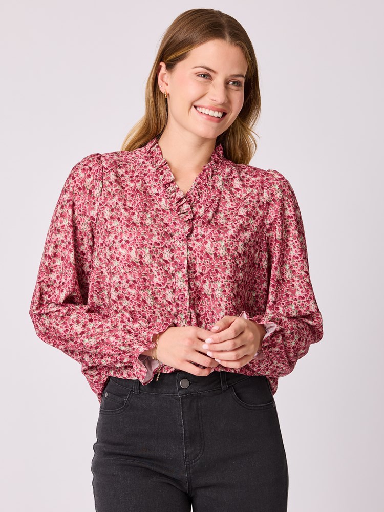 Adeline bluse 7512759_MWH-MELL-A25-Modell-Front_chn=vic_1652_Adeline bluse MWH.jpg_Front||Front