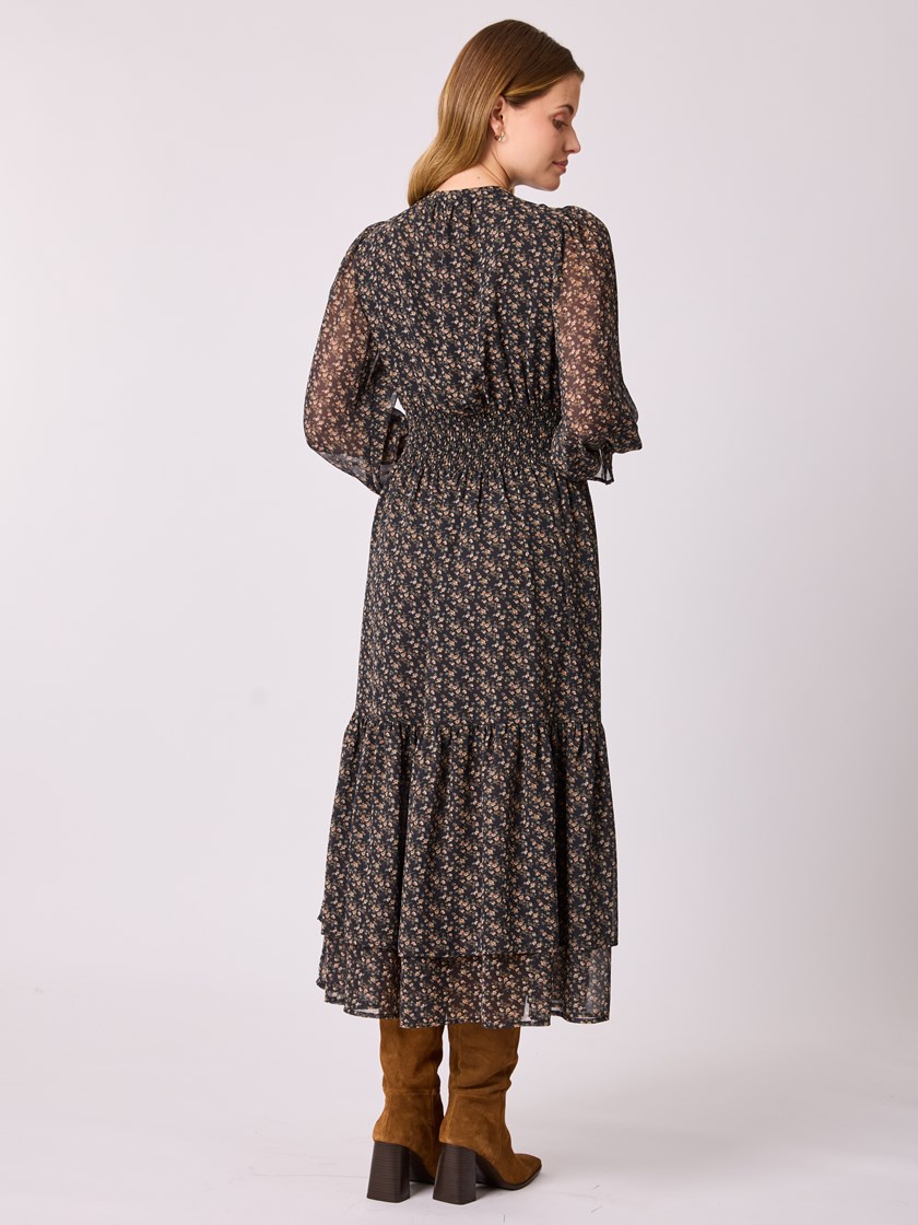 7512771 ID2 7512771_ID2-MELL-A25-Modell-Front_chn=vic_4334_Celine kjole ID2.jpg_Front||Front
