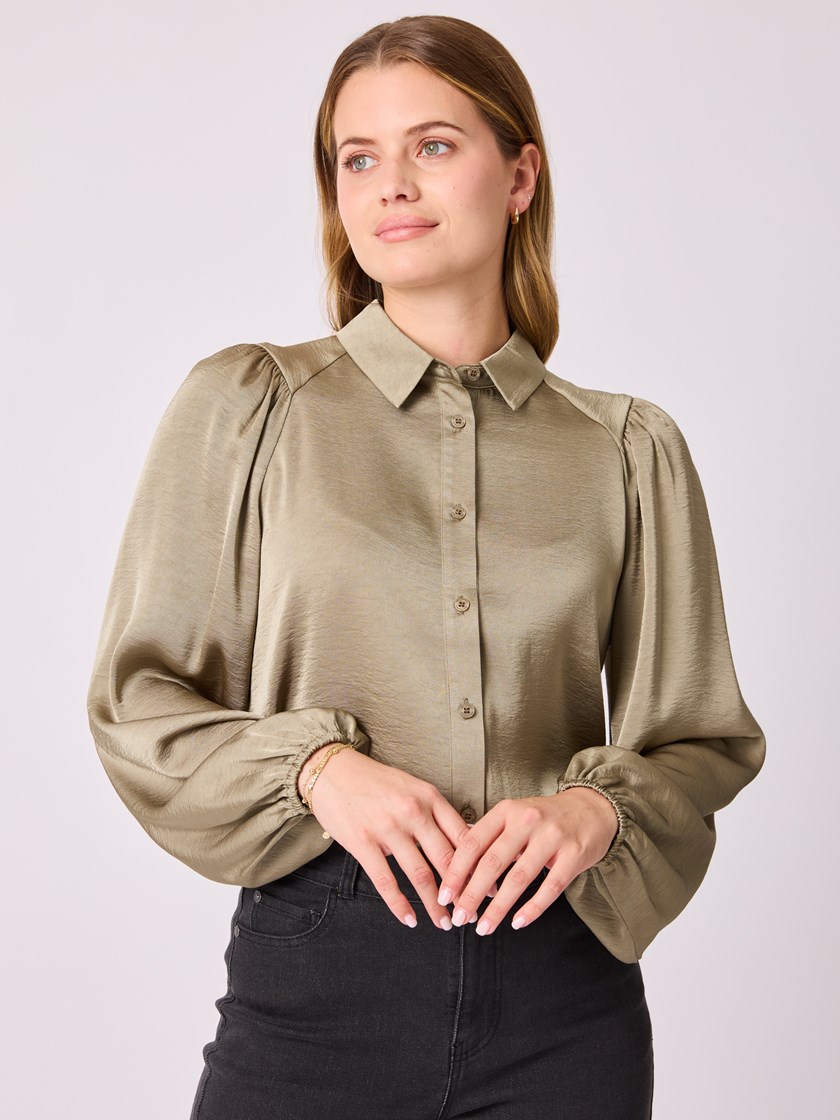 7512816 ABI 7512816_ABI-MELL-A25-Modell-Front_chn=vic_6613_Brielle bluse ABI.jpg_Front||Front