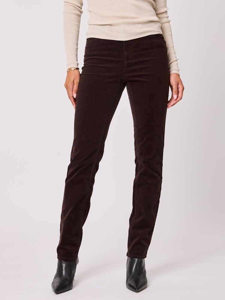 Kannika cordbukse 7512817_AIJ-BLU-A25-Modell-Front_chn=vic_5077_Kannika cordbukse AIJ.jpg_Front||Front