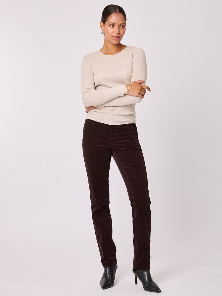 Kannika cordbukse 7512817_AIJ-BLU-A25-Modell-Front_chn=vic_627_Kannika cordbukse AIJ.jpg_Front||Front