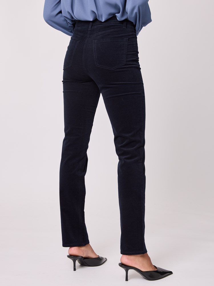 Kannika cordbukse 7512817_EM6-BLU-A25-Modell-Front_chn=vic_7194_Kannika cordbukse EM6.jpg_Front||Front