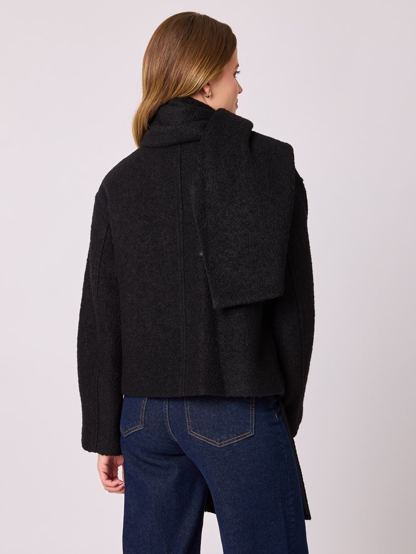 7512833 ID2 7512833_ID2-DONNA-A25-Front_6367_Lourdes Jakke ID2.jpg_Front||Front