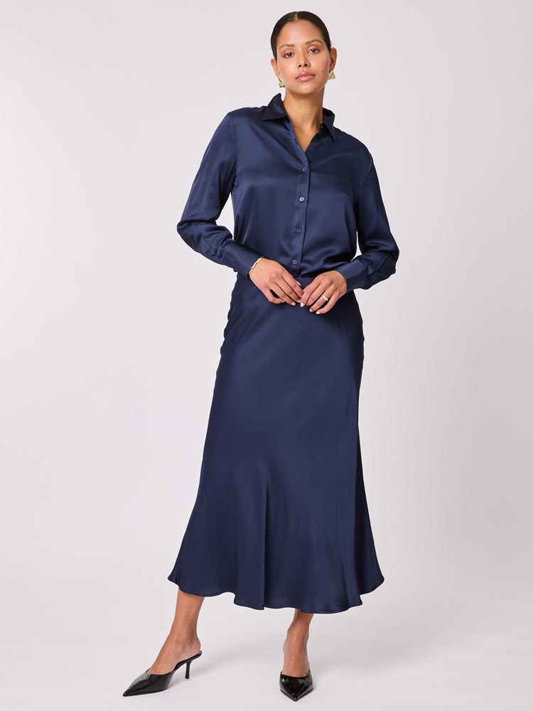 Gina skjorte 7512834_EM6-BLU-A25-Modell-Front_chn=vic_6109_Gina skjorte EM6.jpg_Front||Front