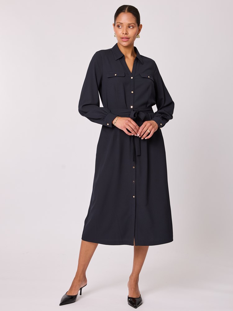 Tara skjortekjole 7512847_EM6-BLU-A25-Modell-Front_chn=vic_9557_Tara skjortekjole EM6_Tara skjortekjole EM6 7512847.jpg_Front